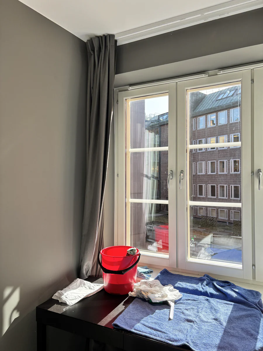 Utrustning för fönsterputsning vid arbete i bostad i Östermalm